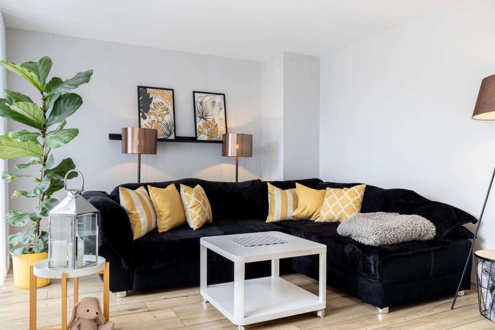 Design Maisonette - 24H Self-Check-In - Bis 7 Pers - In Direkter Weihernaehe - Parkplatz - Wifi - Balkon -Terrasse - Radwege Schiffweiler Luaran gambar